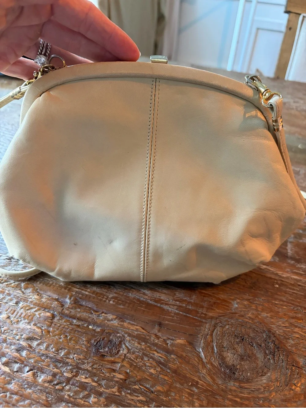 VTG Italmoda Soft Pebbled Leather Crossbody in Light Beige